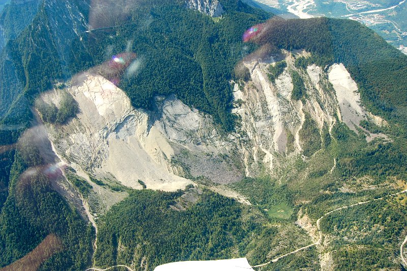 DSC_9020.JPG - Il Monte Toc e la frana