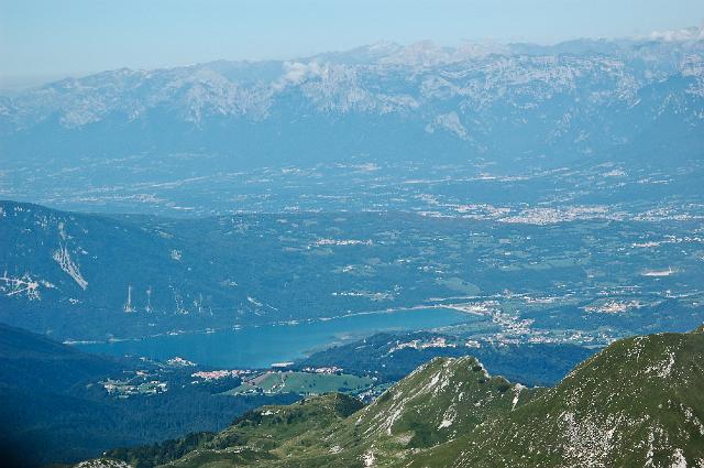 DSC_2415.JPG - Lago di S. Croce e la valle di Belluno