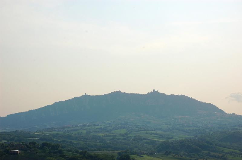 DSC_0750.JPG - Il monte Titano