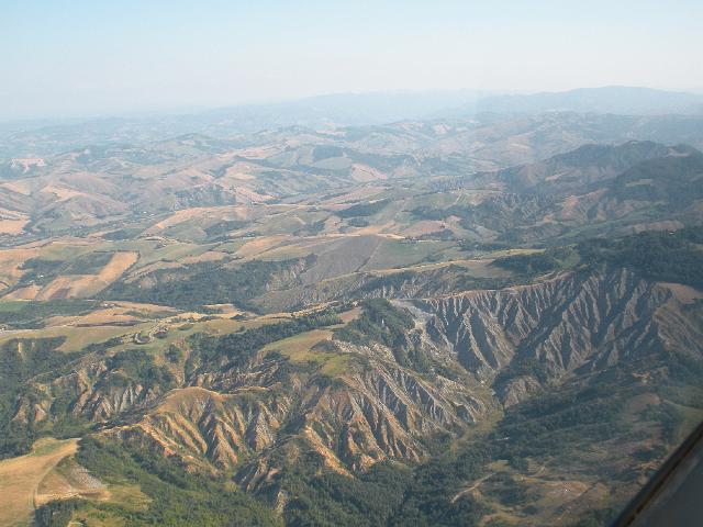 DSCN2583.JPG - I primi rilievi dell'Appennino